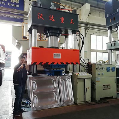 400噸不銹鋼水箱板拉伸液壓機